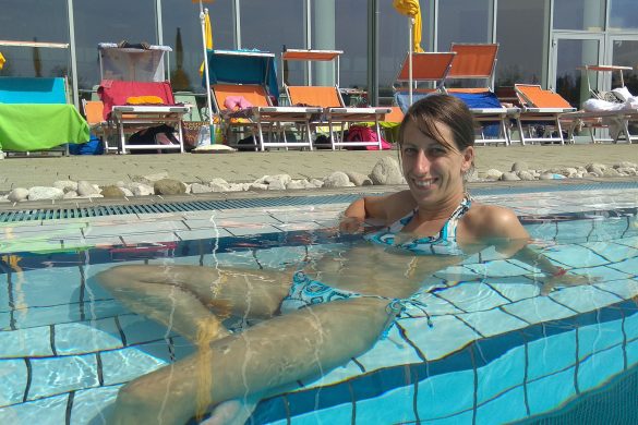 Anita im Warmen Wasser der Therme Gainberg