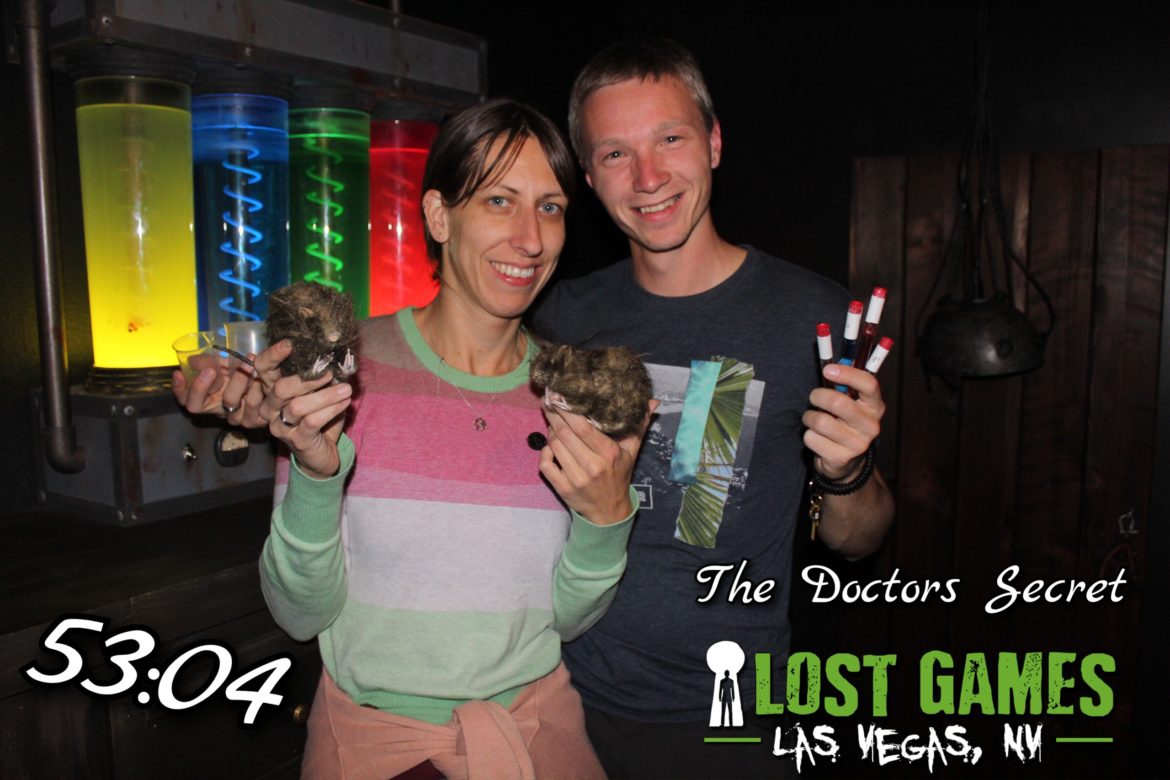 Siegerfoto nachdem wir den Escape Room The Doctors Secret bei Lost Games gespielt haben