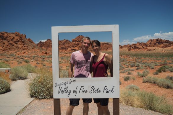 Am Eingang vom Valley of Fire State Park finden wir eine kleine Tafel vor, mit deren Hilfe wir ein Foto machen, dass wie ein altes Polaroid aussieht. Rundherum ist immer noch das Valley zu erkennen.
